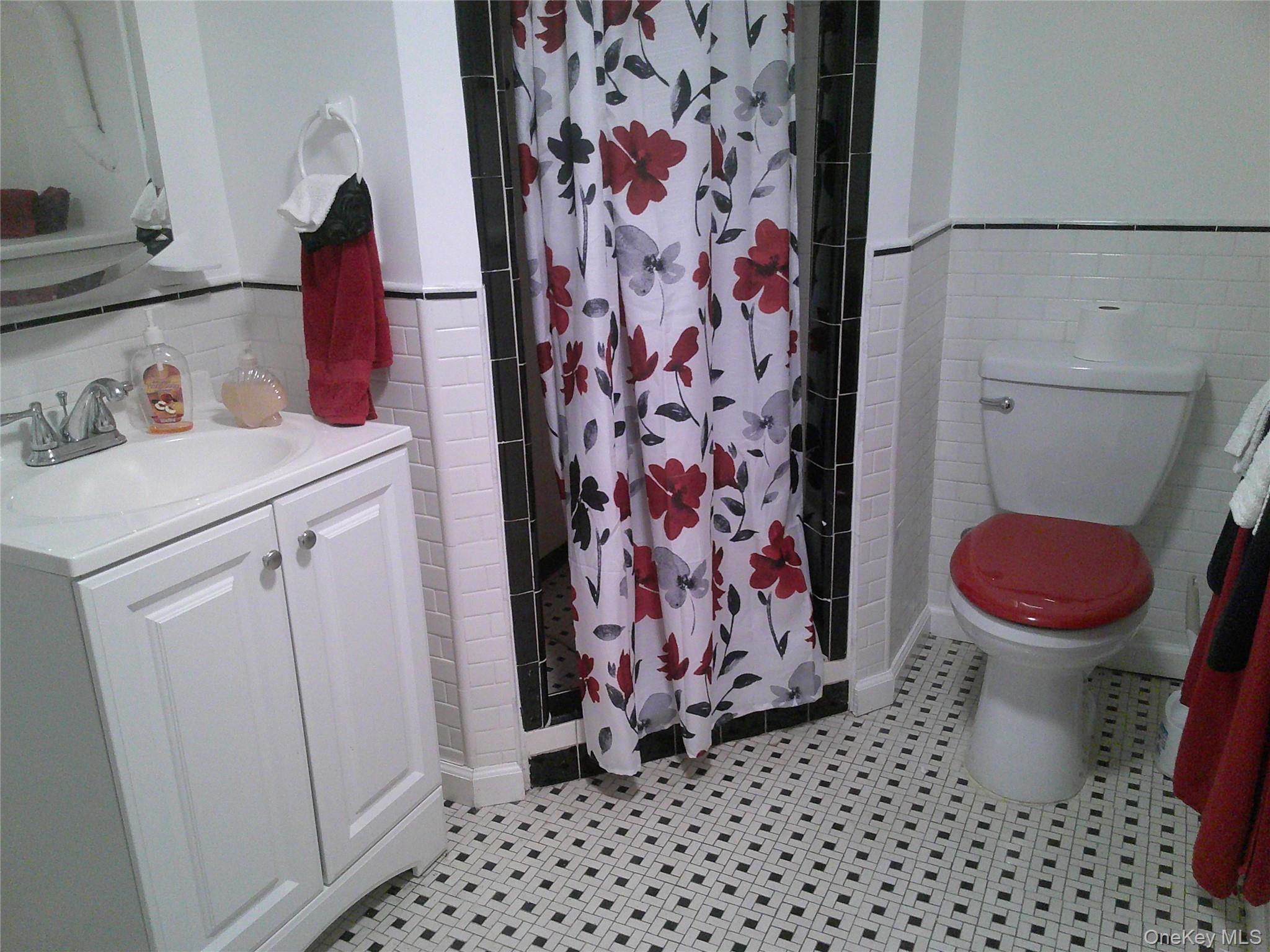 Single Family Fairview  Nassau County, NY 11550, MLS-947638-3