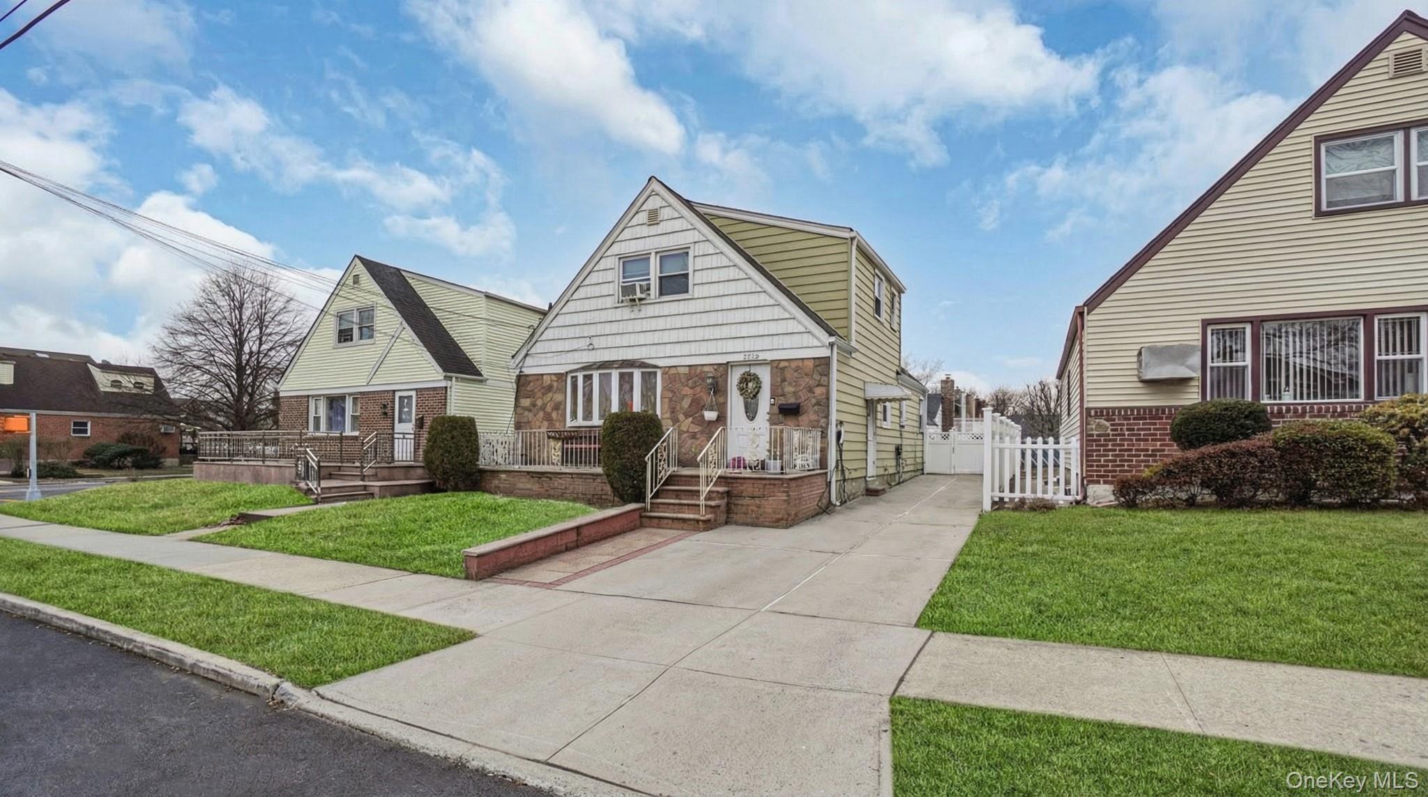 Single Family Little Neck  Queens, NY 11004, MLS-947651-2