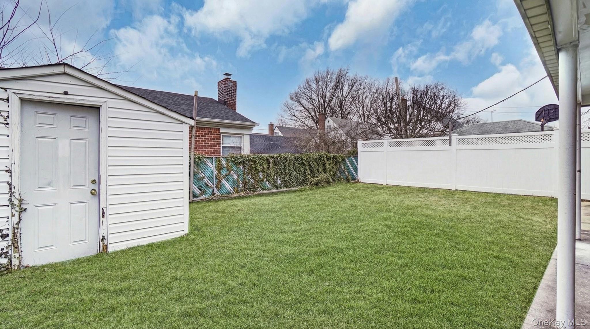 Single Family Little Neck  Queens, NY 11004, MLS-947651-3