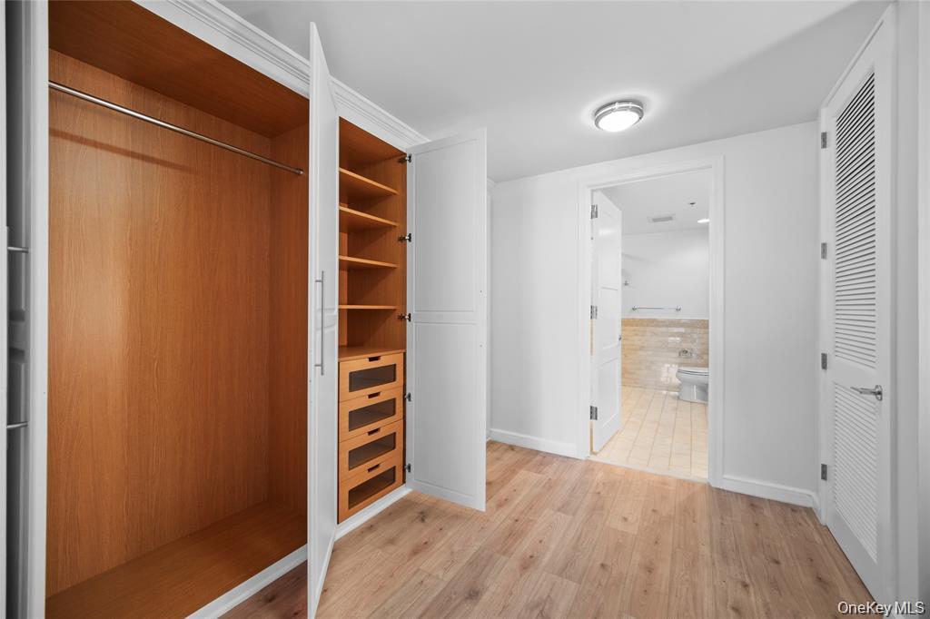 Condo Renaissance Square Westchester County, NY 10601, MLS-947672-15