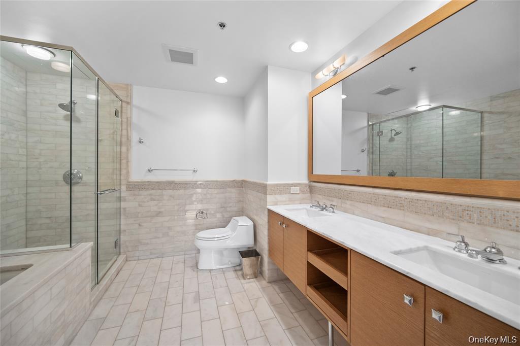 Condo Renaissance Square Westchester County, NY 10601, MLS-947672-17