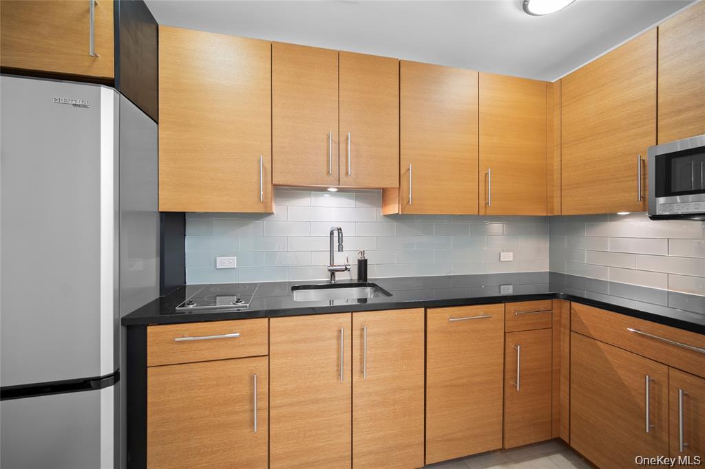 Condo Renaissance Square Westchester County, NY 10601, MLS-947672-8