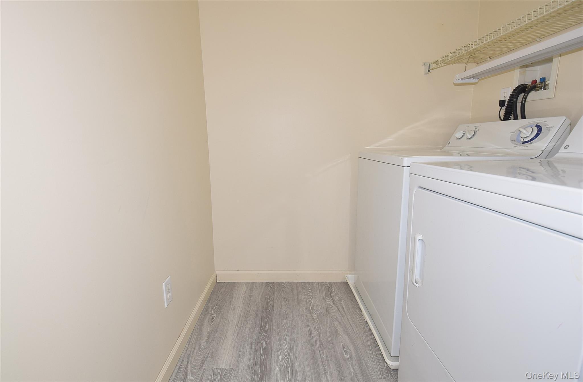 Condo Virginia Pine  Suffolk County, NY 11706, MLS-947720-18