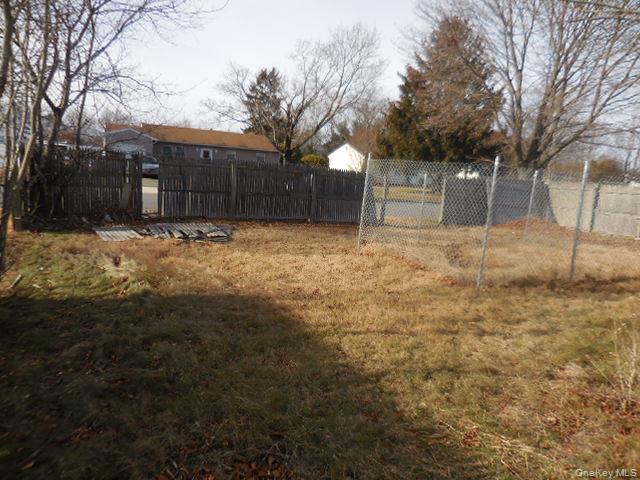 Single Family Hollow  Suffolk County, NY 11713, MLS-947766-10