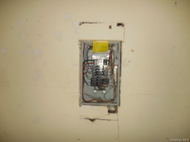 Single Family Hollow  Suffolk County, NY 11713, MLS-947766-20