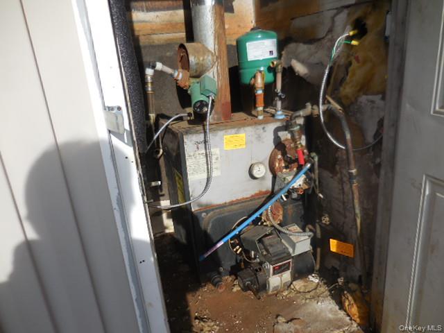 Single Family Hollow  Suffolk County, NY 11713, MLS-947766-29