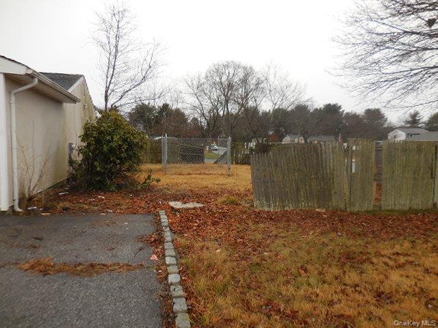 Single Family Hollow  Suffolk County, NY 11713, MLS-947766-3