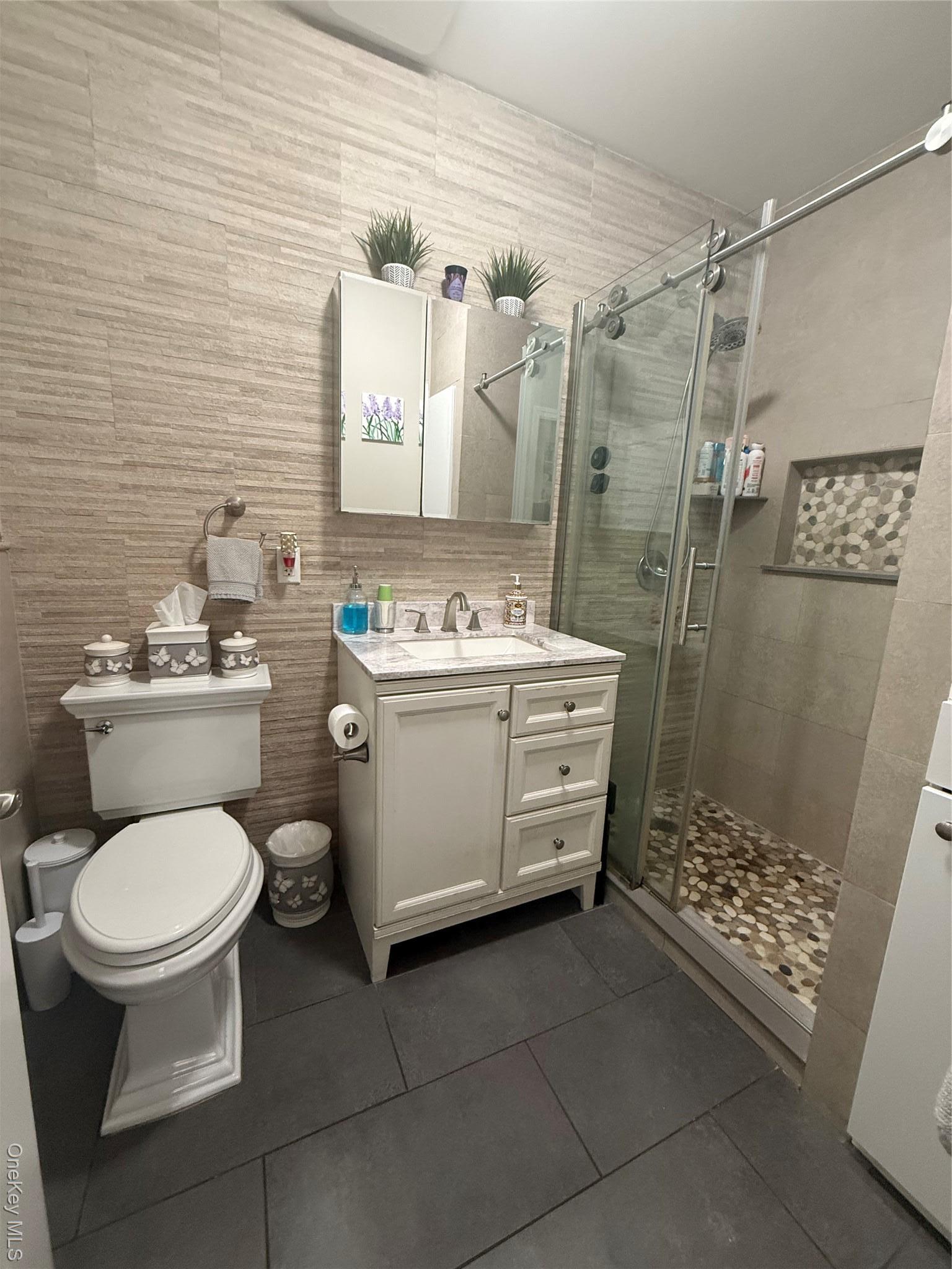 Single Family 84th  Queens, NY 11385, MLS-947796-8