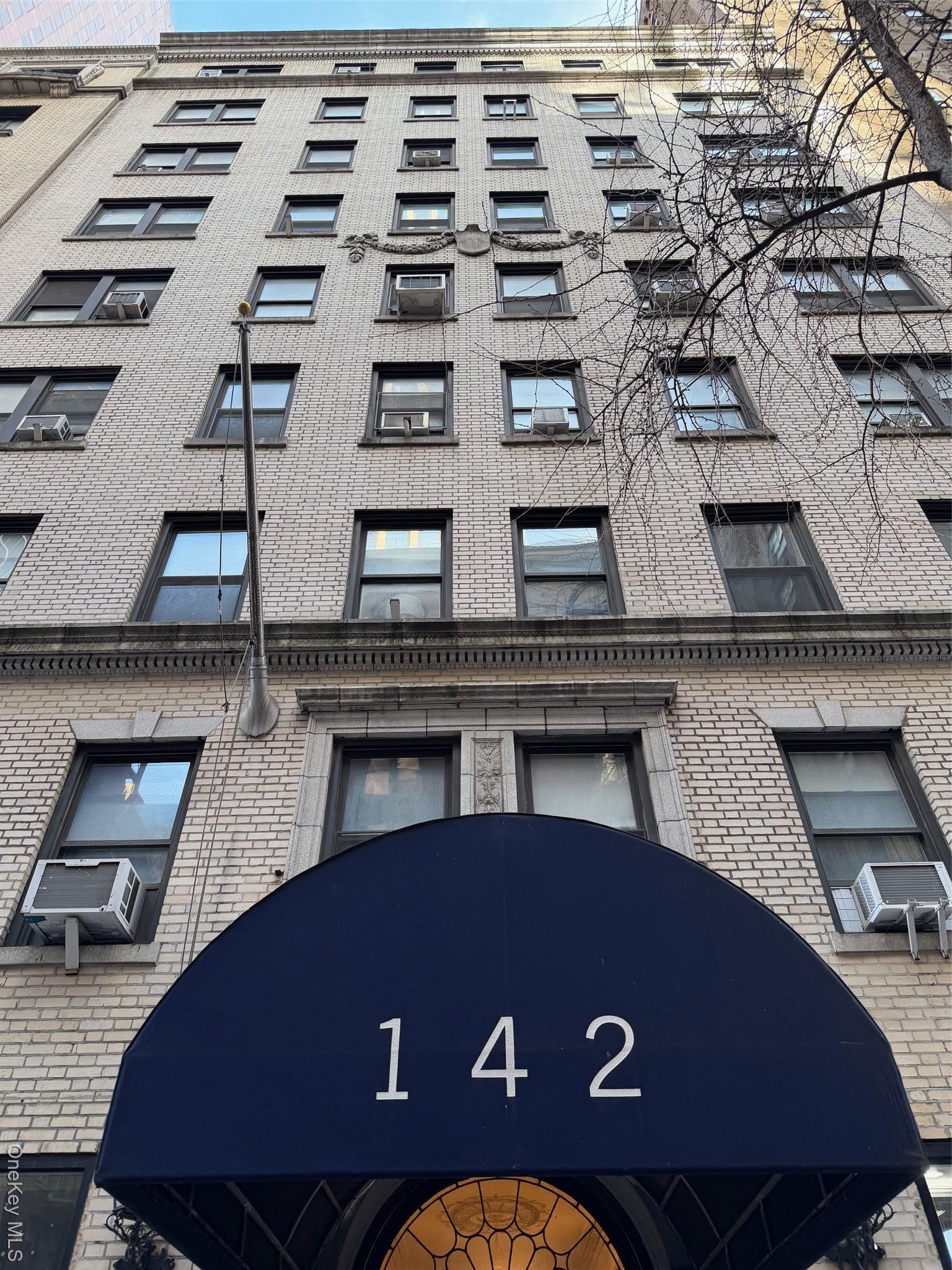 Coop E 49th Street  Manhattan, NY 10017, MLS-947818-3