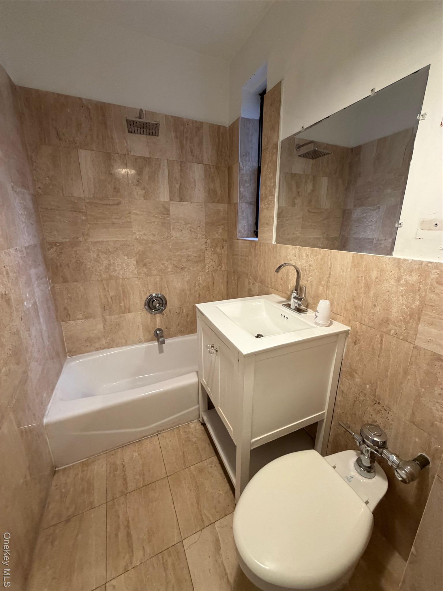 Coop E 49th Street  Manhattan, NY 10017, MLS-947818-9
