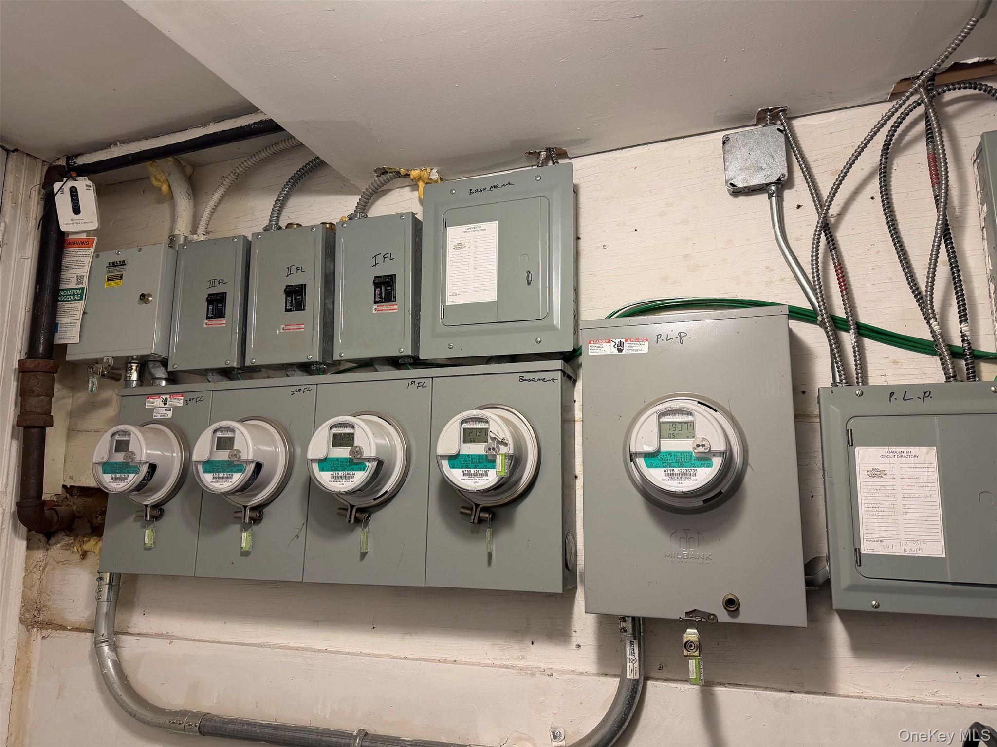 Single Family 165th Bronx, NY 10459, MLS-947844-21