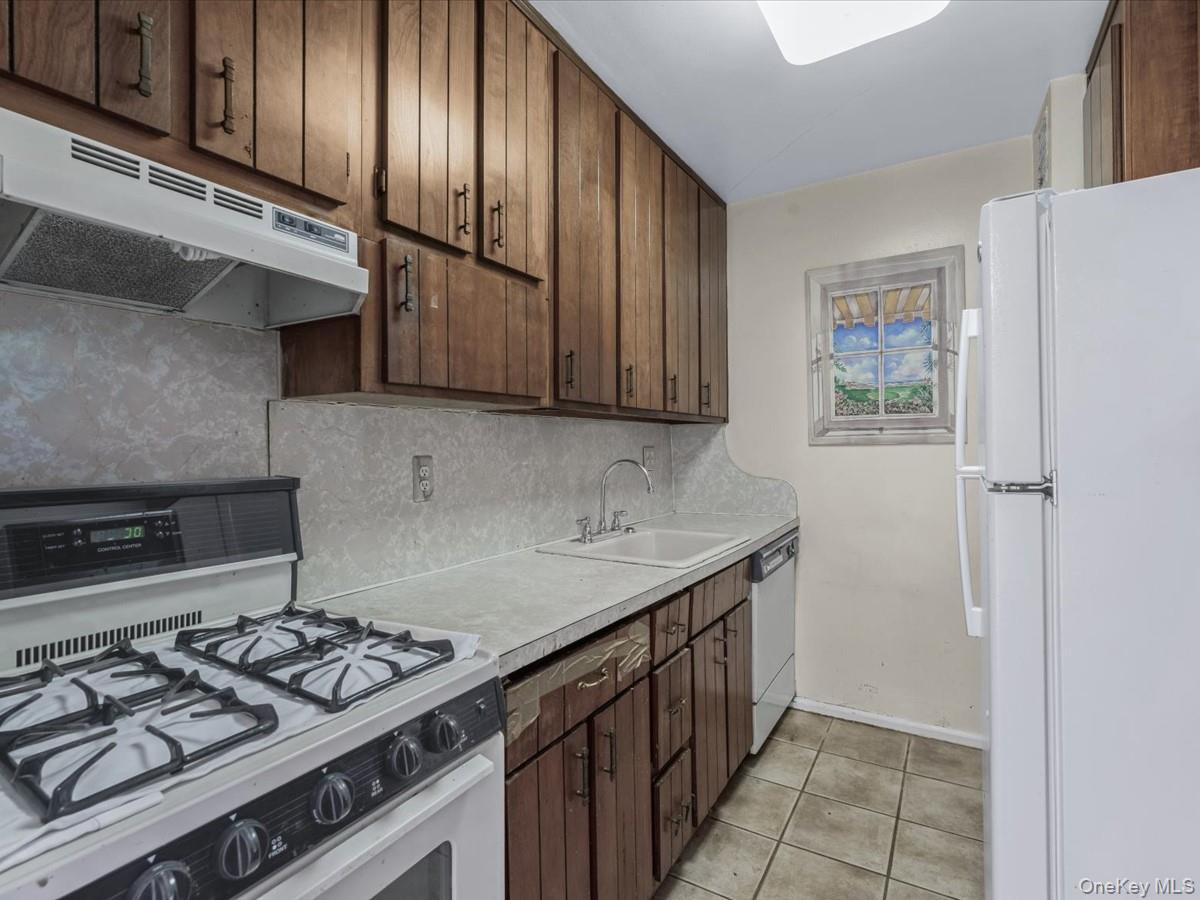 Coop 155th  Queens, NY 11414, MLS-947949-7