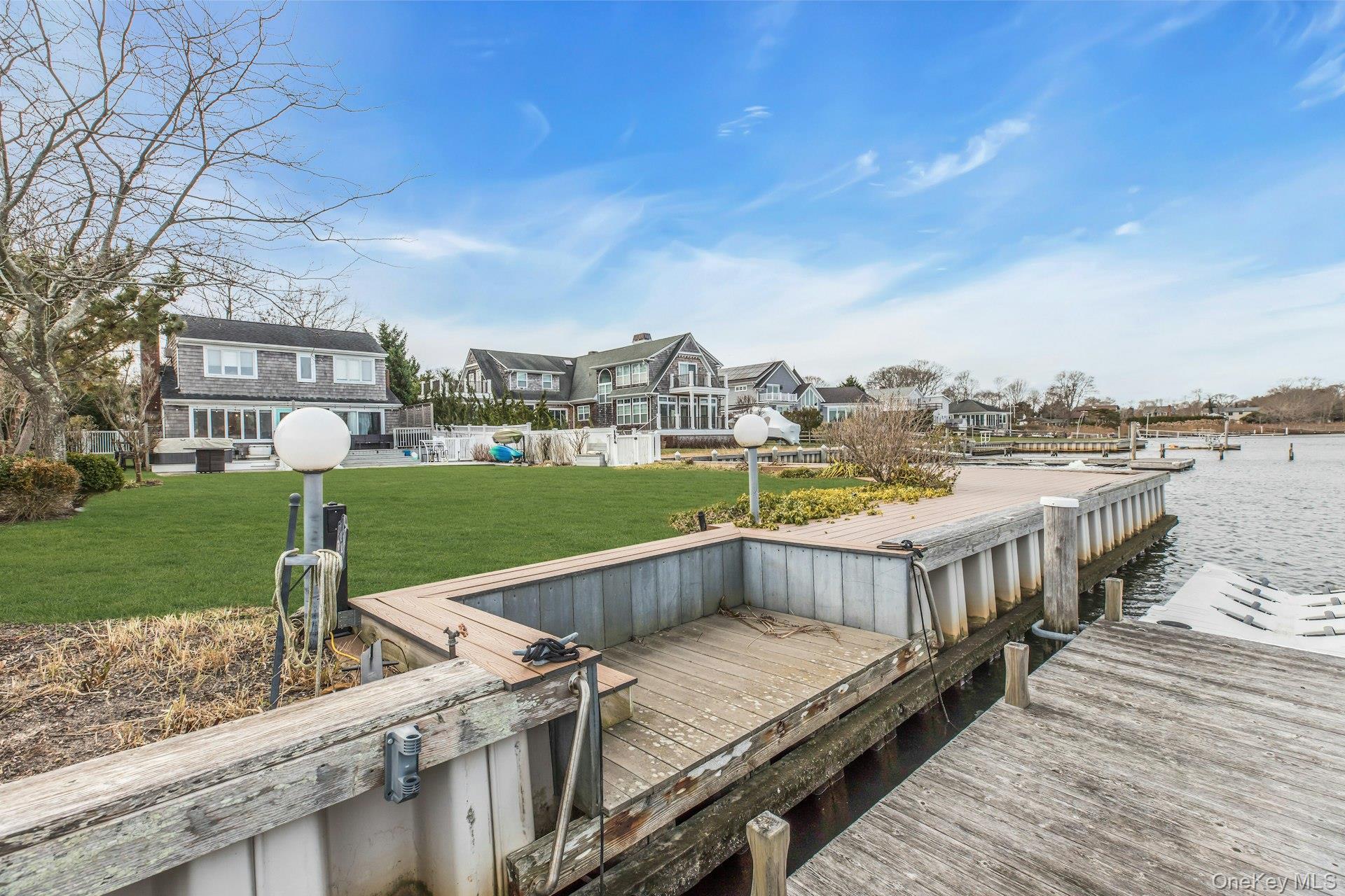 Single Family W End Avenue  Suffolk County, NY 11942, MLS-947960-28