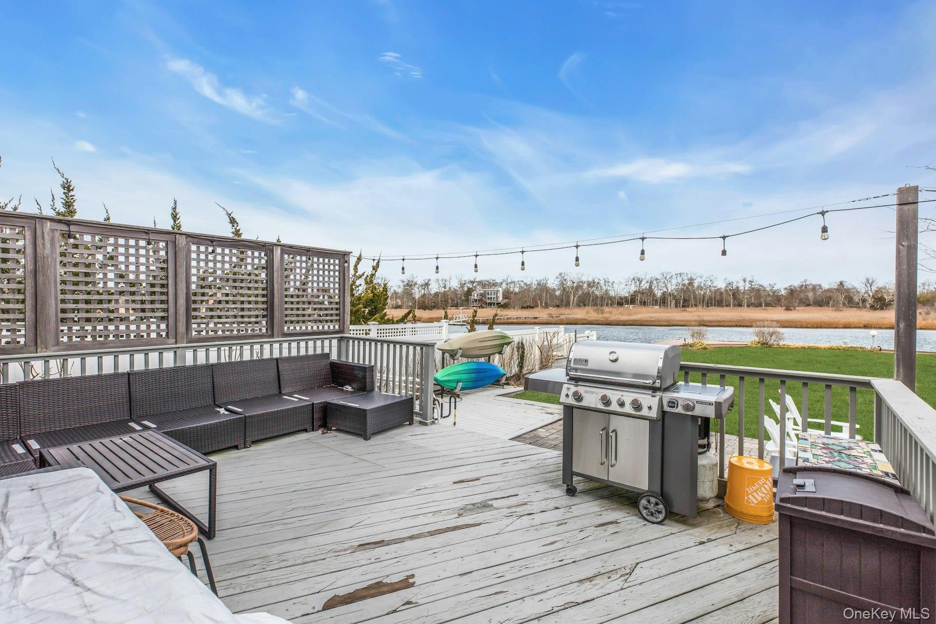 Single Family W End Avenue  Suffolk County, NY 11942, MLS-947960-34