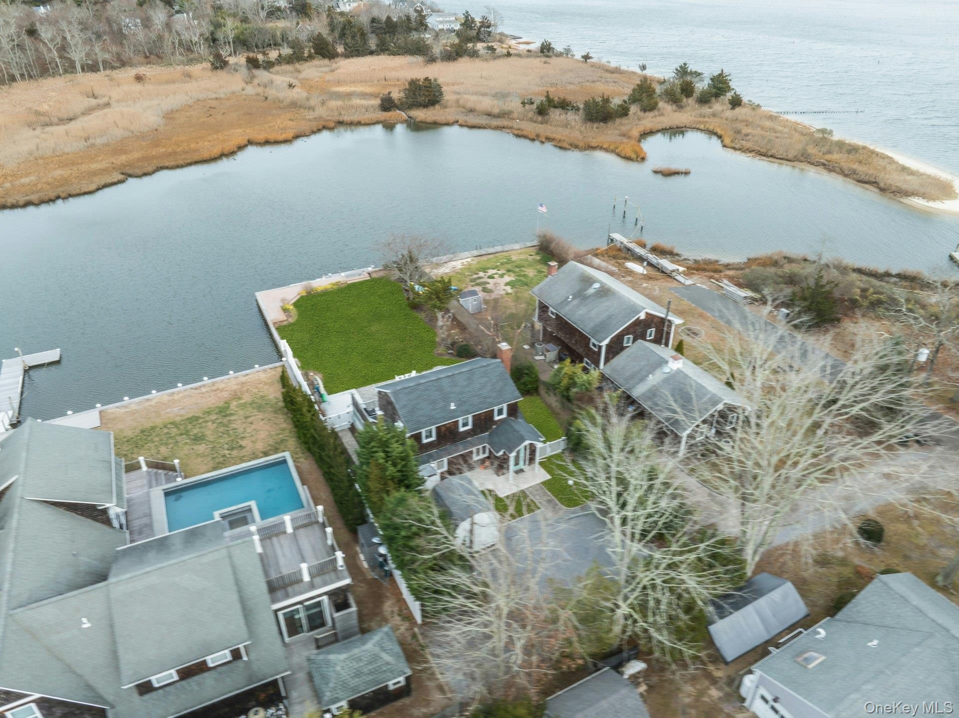Single Family W End Avenue  Suffolk County, NY 11942, MLS-947960-37