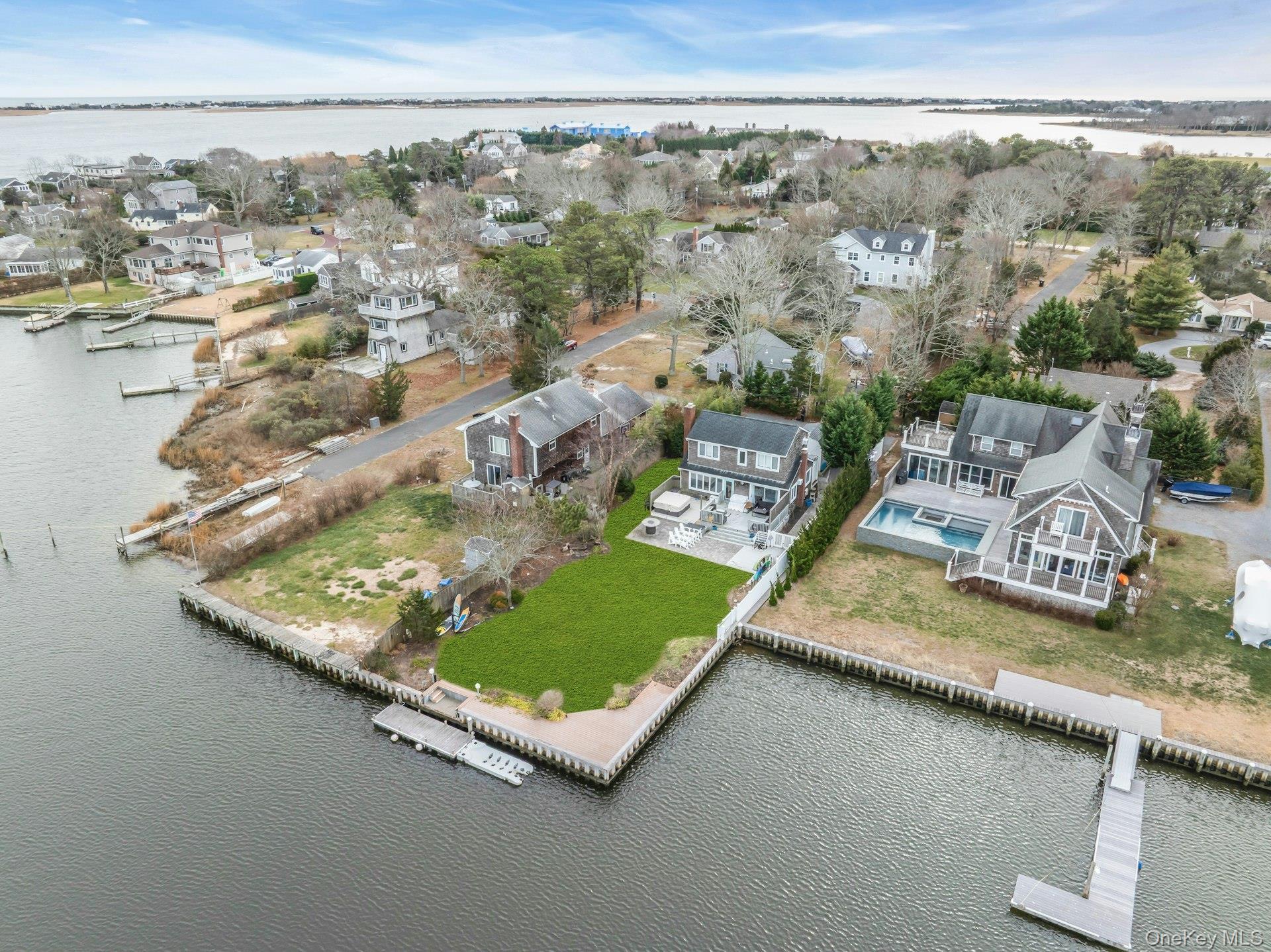 Single Family W End Avenue  Suffolk County, NY 11942, MLS-947960-39