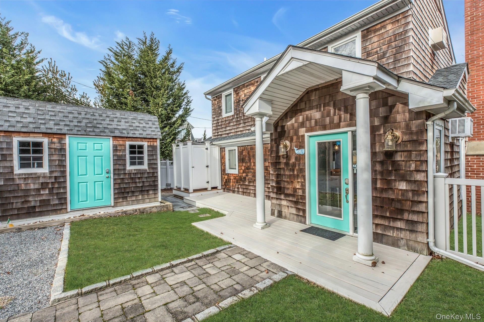 Single Family W End Avenue  Suffolk County, NY 11942, MLS-947960-4