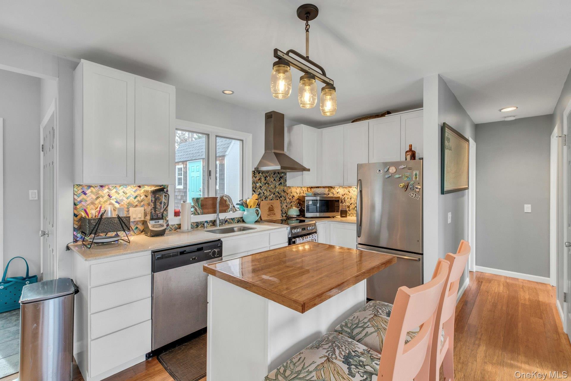 Single Family W End Avenue  Suffolk County, NY 11942, MLS-947960-7