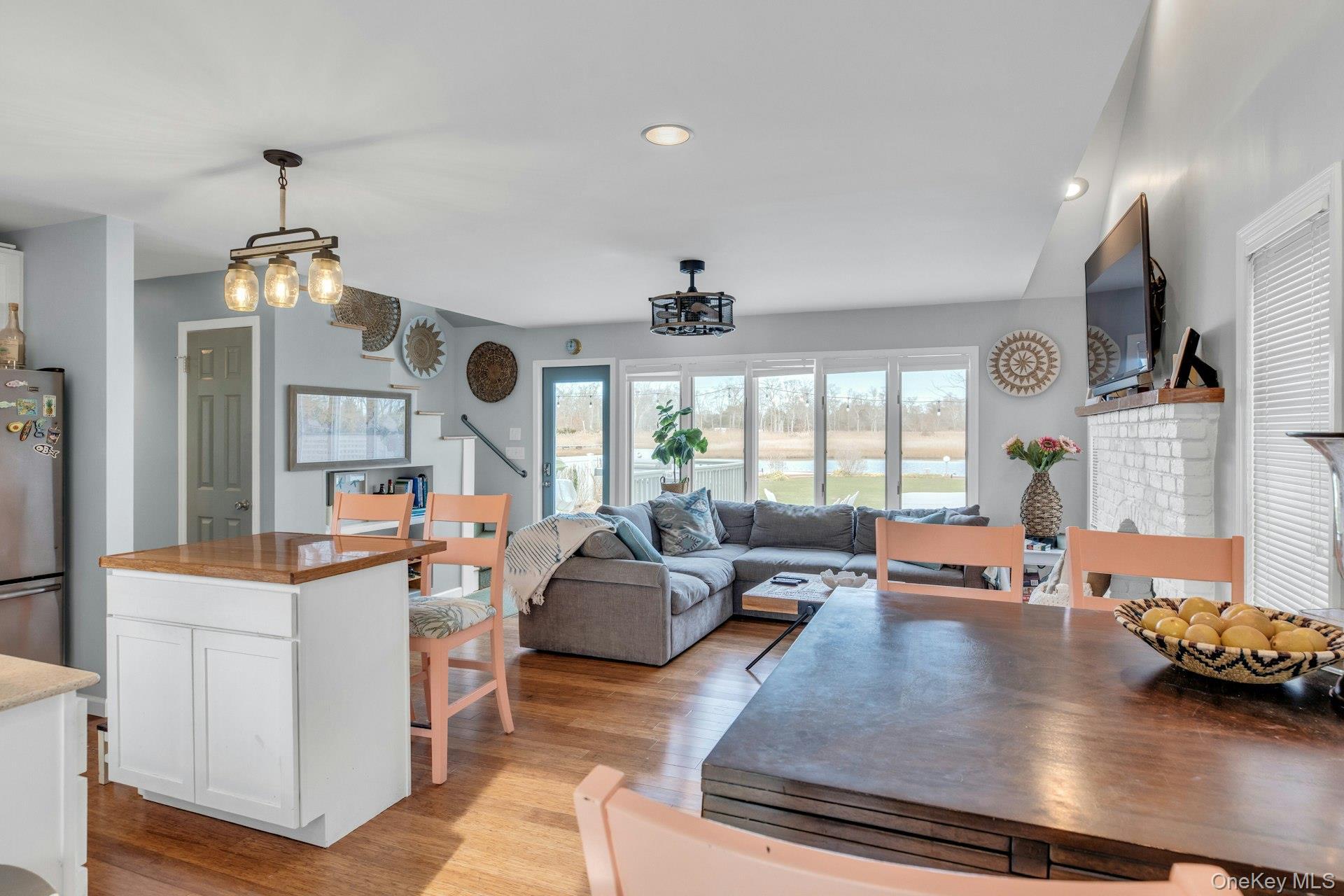 Single Family W End Avenue  Suffolk County, NY 11942, MLS-947960-9