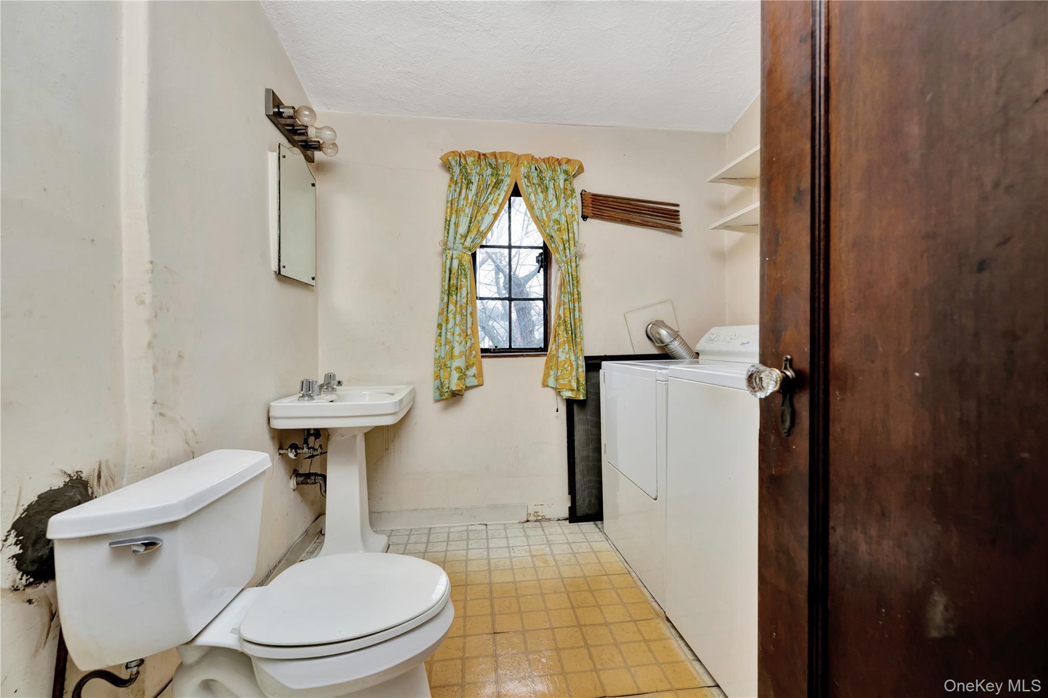 Single Family 33rd  Queens, NY 11358, MLS-947987-23