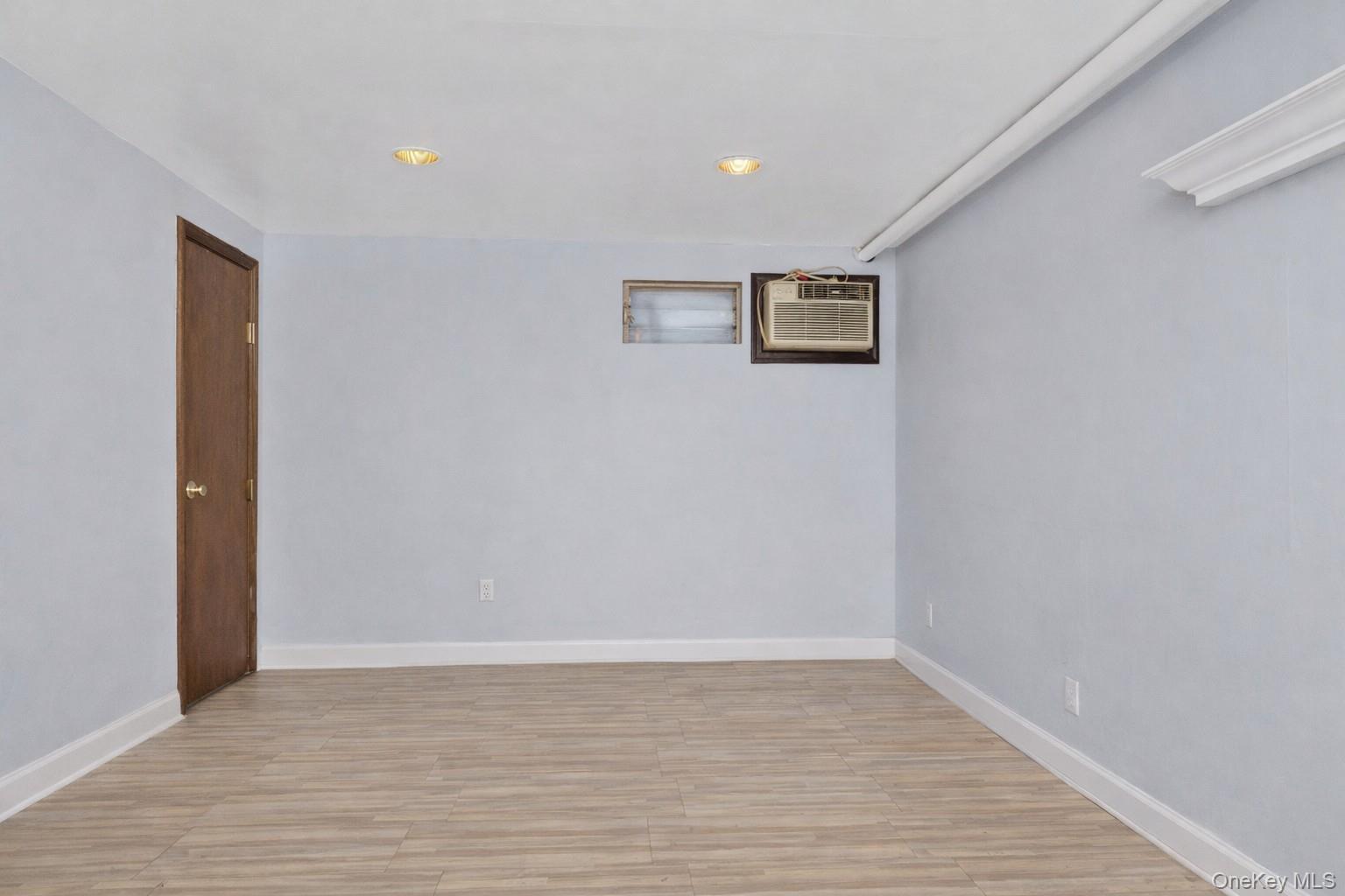 Single Family 33rd  Queens, NY 11358, MLS-947987-29