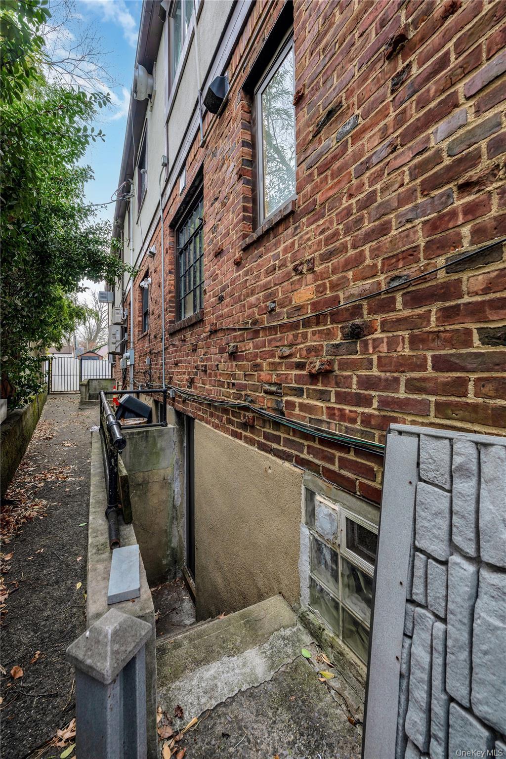 Single Family 33rd  Queens, NY 11358, MLS-947987-31