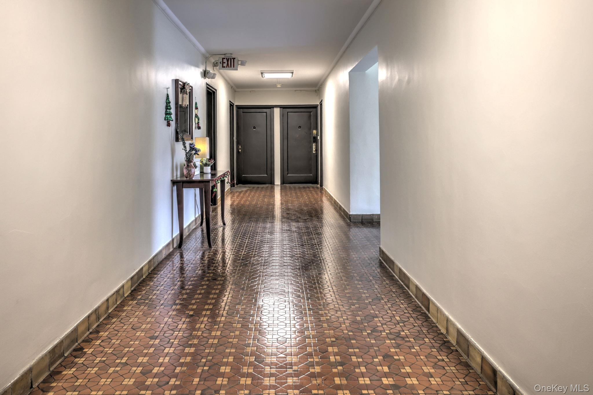 Coop Pelham  Westchester County, NY 10805, MLS-947991-3