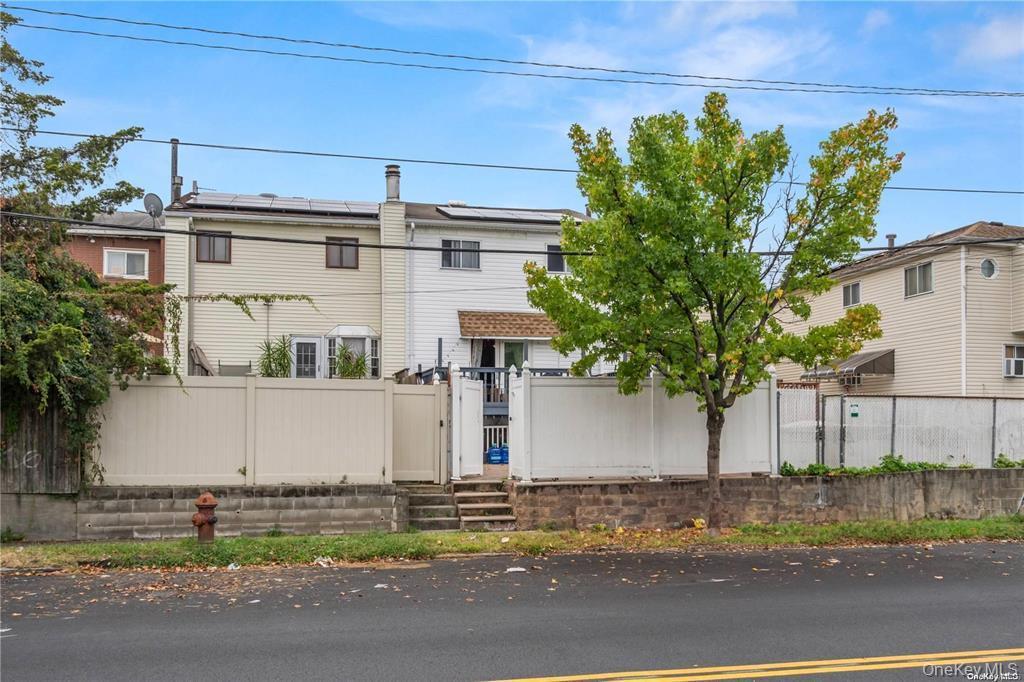 Single Family Woodcrest  Staten Island, NY 10303, MLS-948039-22