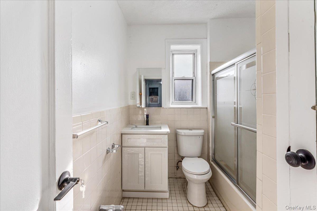 Single Family Grand Central  Queens, NY 11432, MLS-948043-21