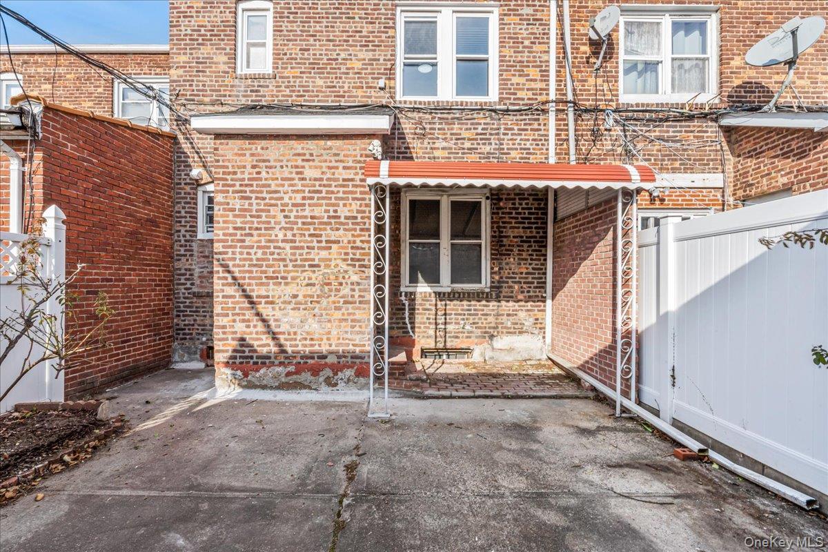 Single Family Grand Central  Queens, NY 11432, MLS-948043-25