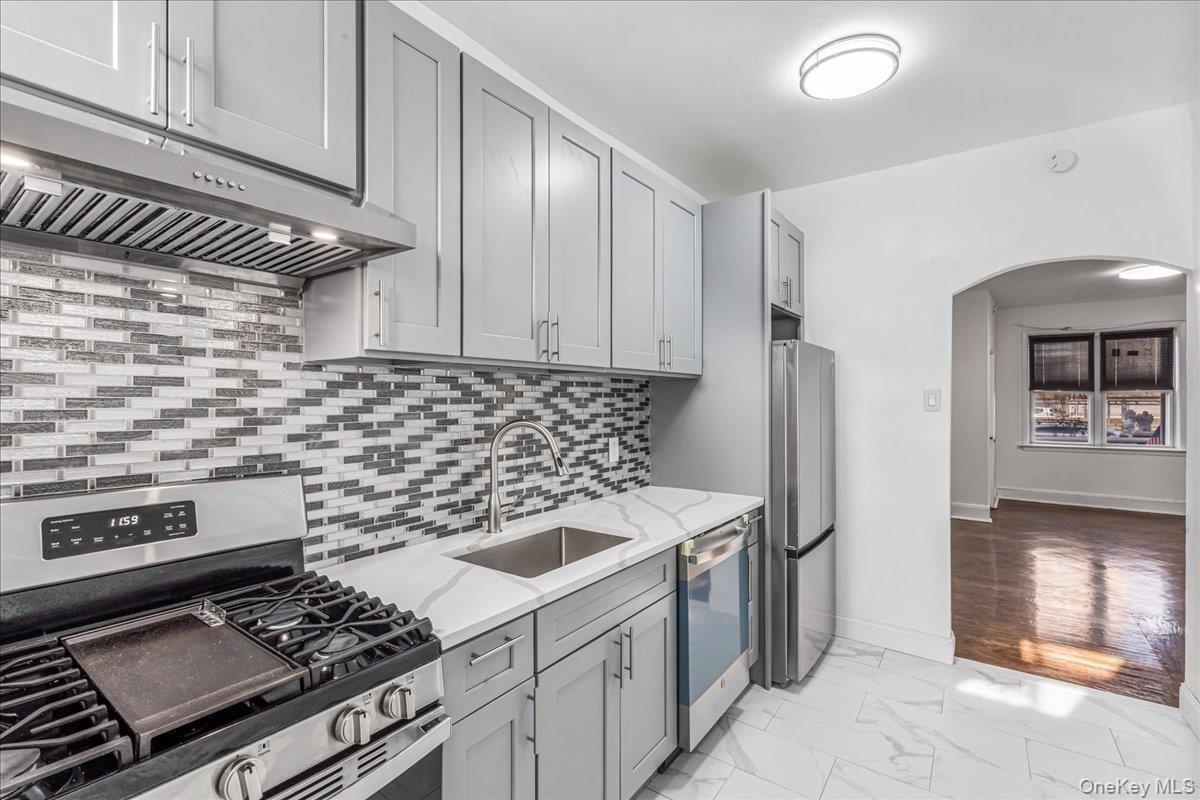 Single Family Grand Central  Queens, NY 11432, MLS-948043-7