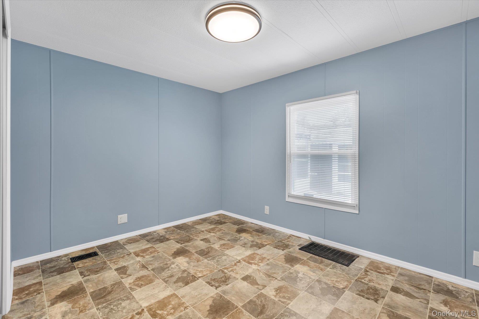 Single Family Riverleigh  Suffolk County, NY 11901, MLS-948045-10