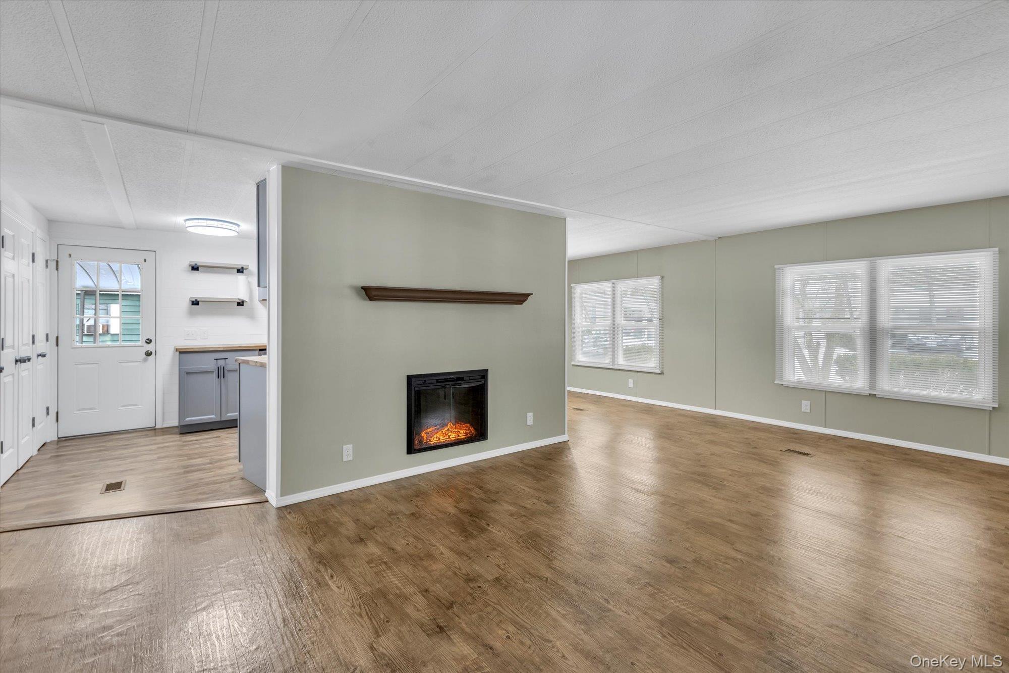 Single Family Riverleigh  Suffolk County, NY 11901, MLS-948045-2