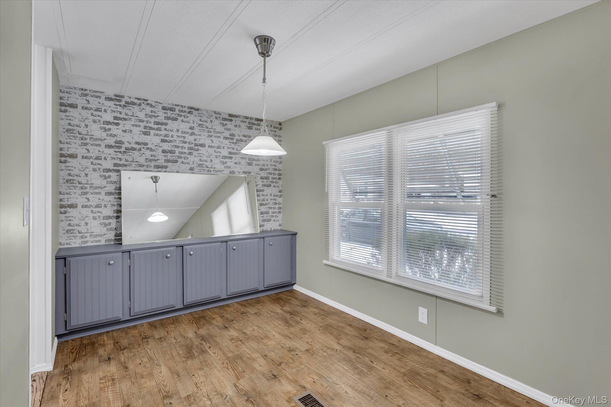 Single Family Riverleigh  Suffolk County, NY 11901, MLS-948045-4