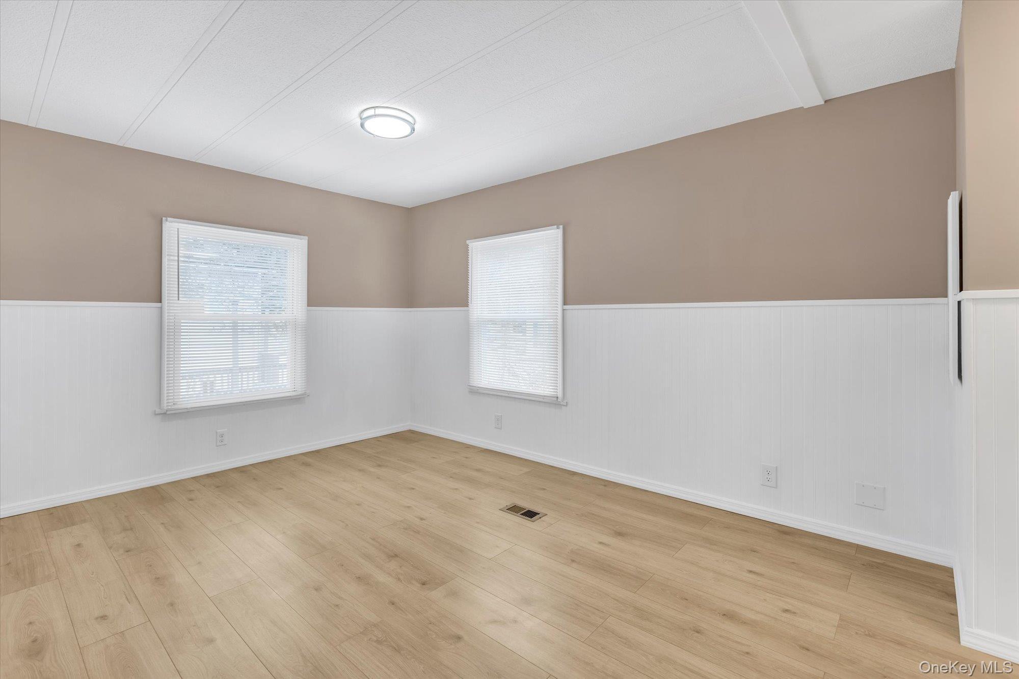 Single Family Riverleigh  Suffolk County, NY 11901, MLS-948045-7