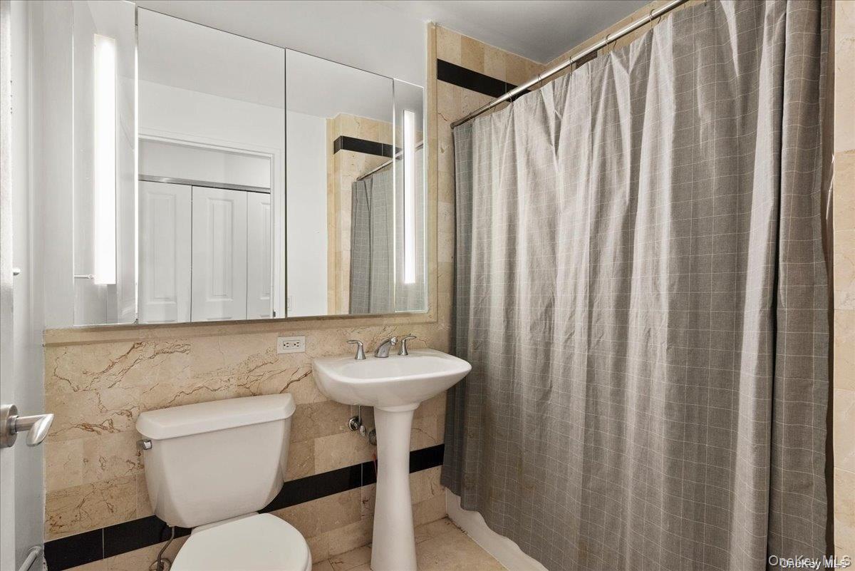 Apartment West  Manhattan, NY 10004, MLS-948067-14