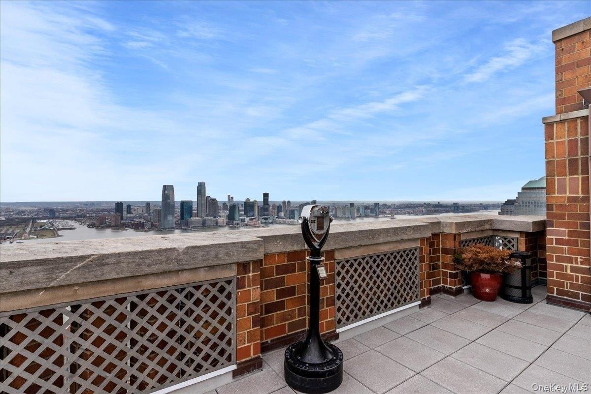 Apartment West  Manhattan, NY 10004, MLS-948067-17