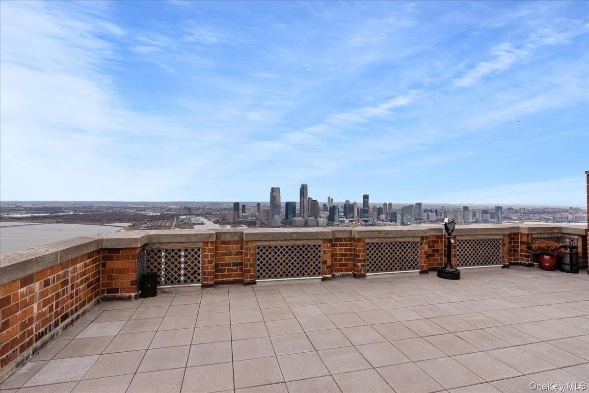 Apartment West  Manhattan, NY 10004, MLS-948067-18