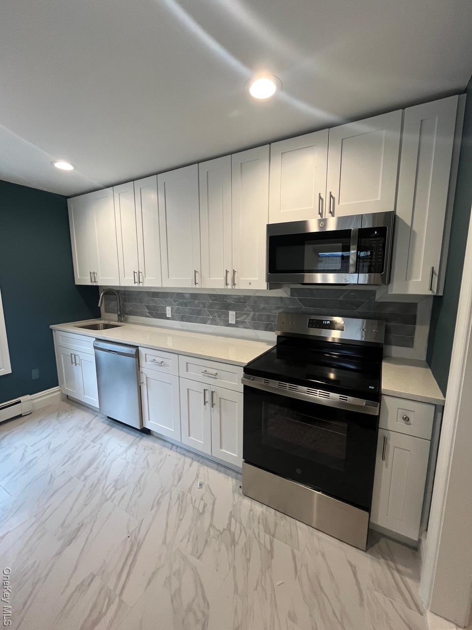 Single Family Hallock  Suffolk County, NY 11776, MLS-948095-8