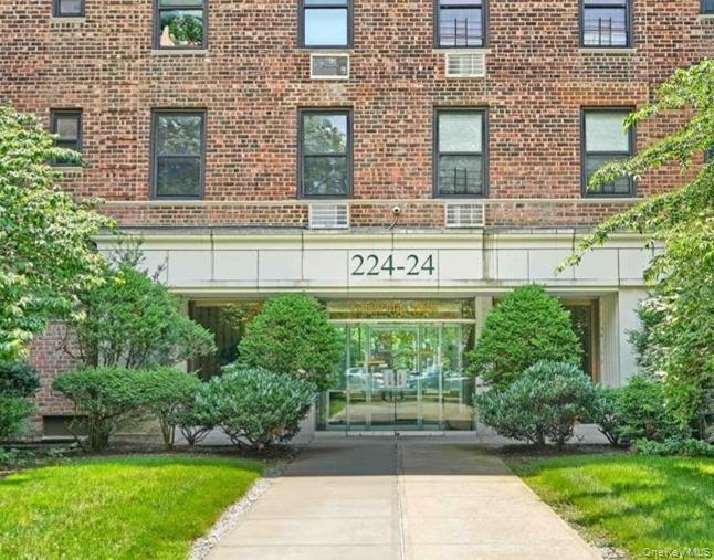 Coop Union  Queens, NY 11364, MLS-948101-8