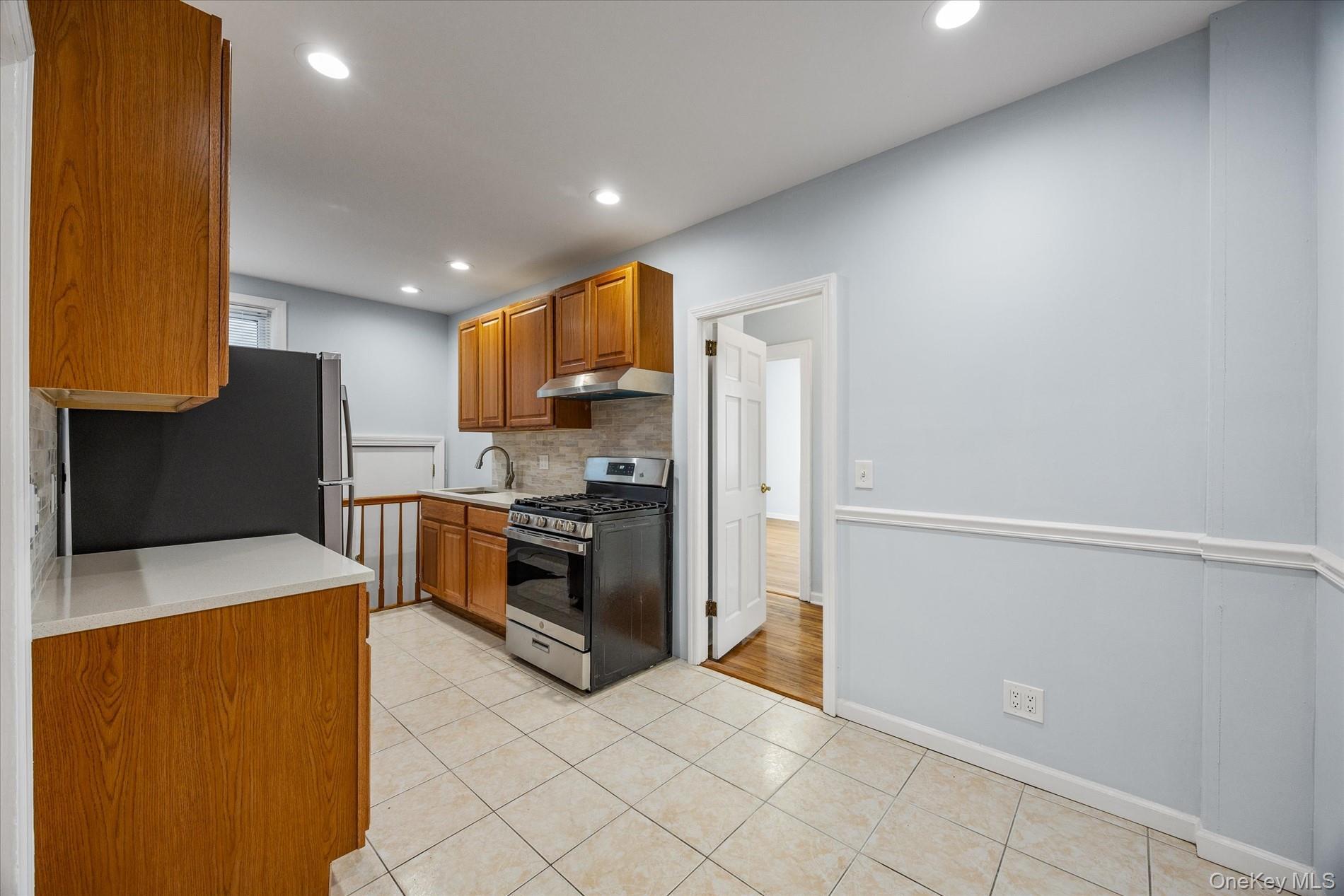 Single Family 47th  Queens, NY 11377, MLS-948109-10