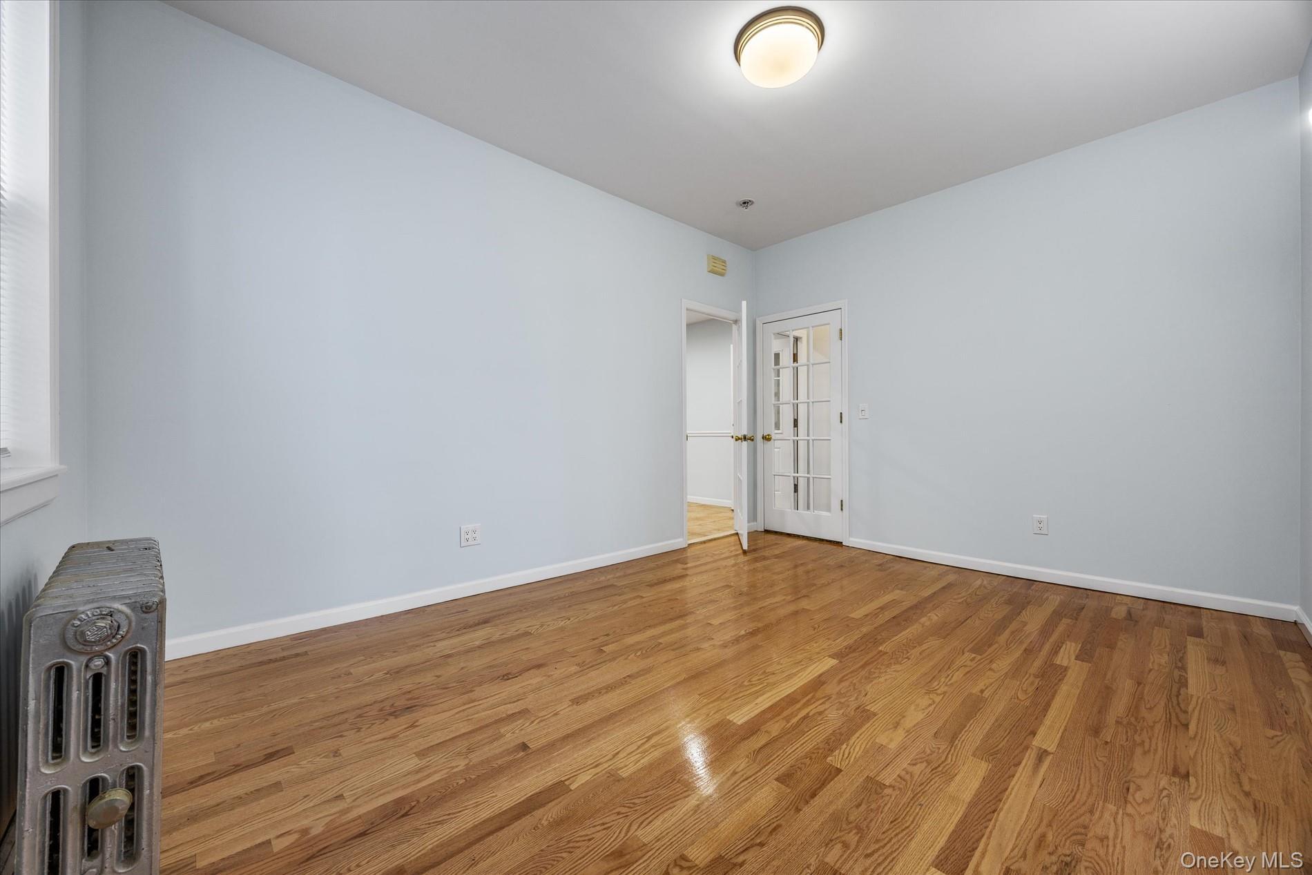 Single Family 47th  Queens, NY 11377, MLS-948109-23