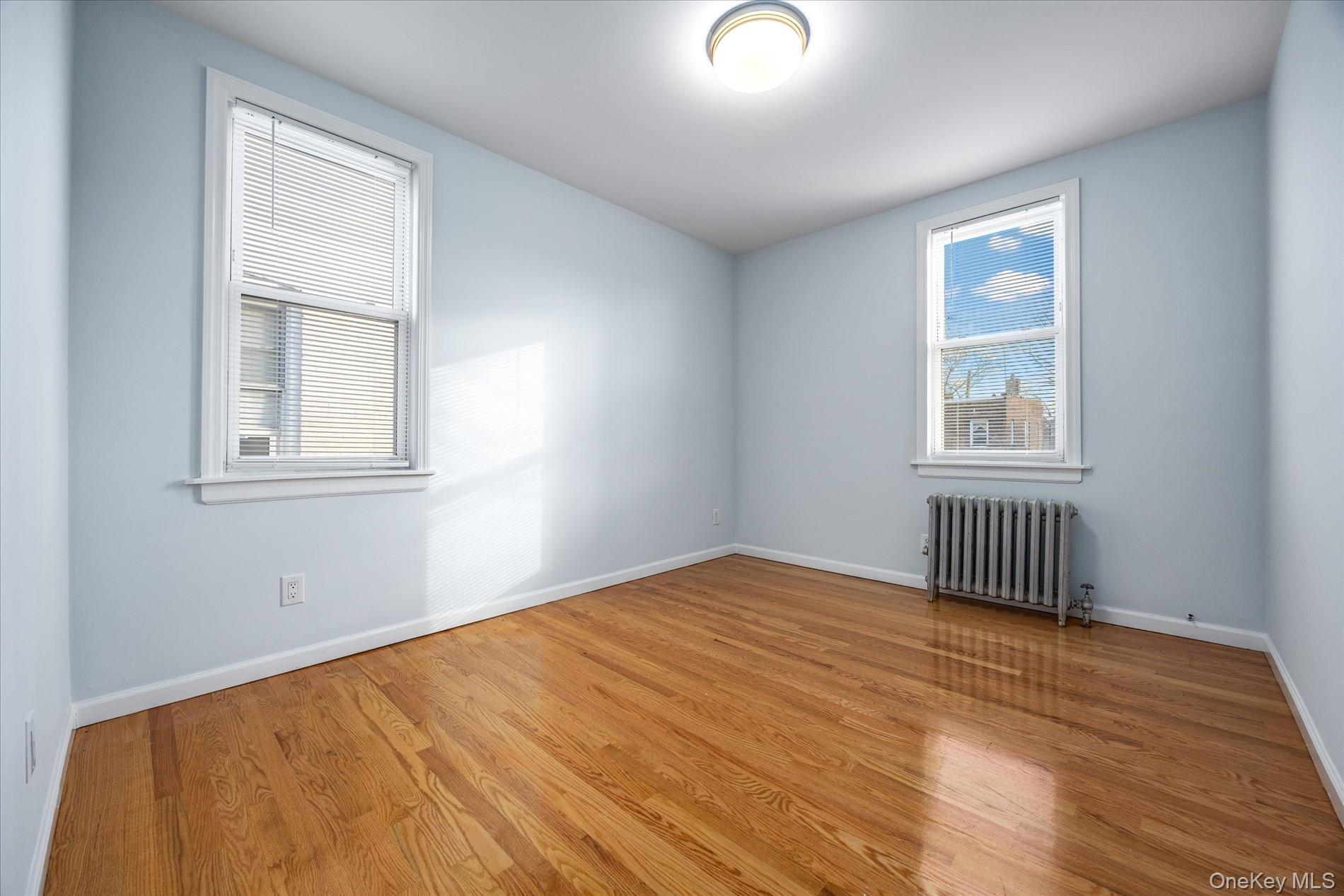 Single Family 47th  Queens, NY 11377, MLS-948109-28