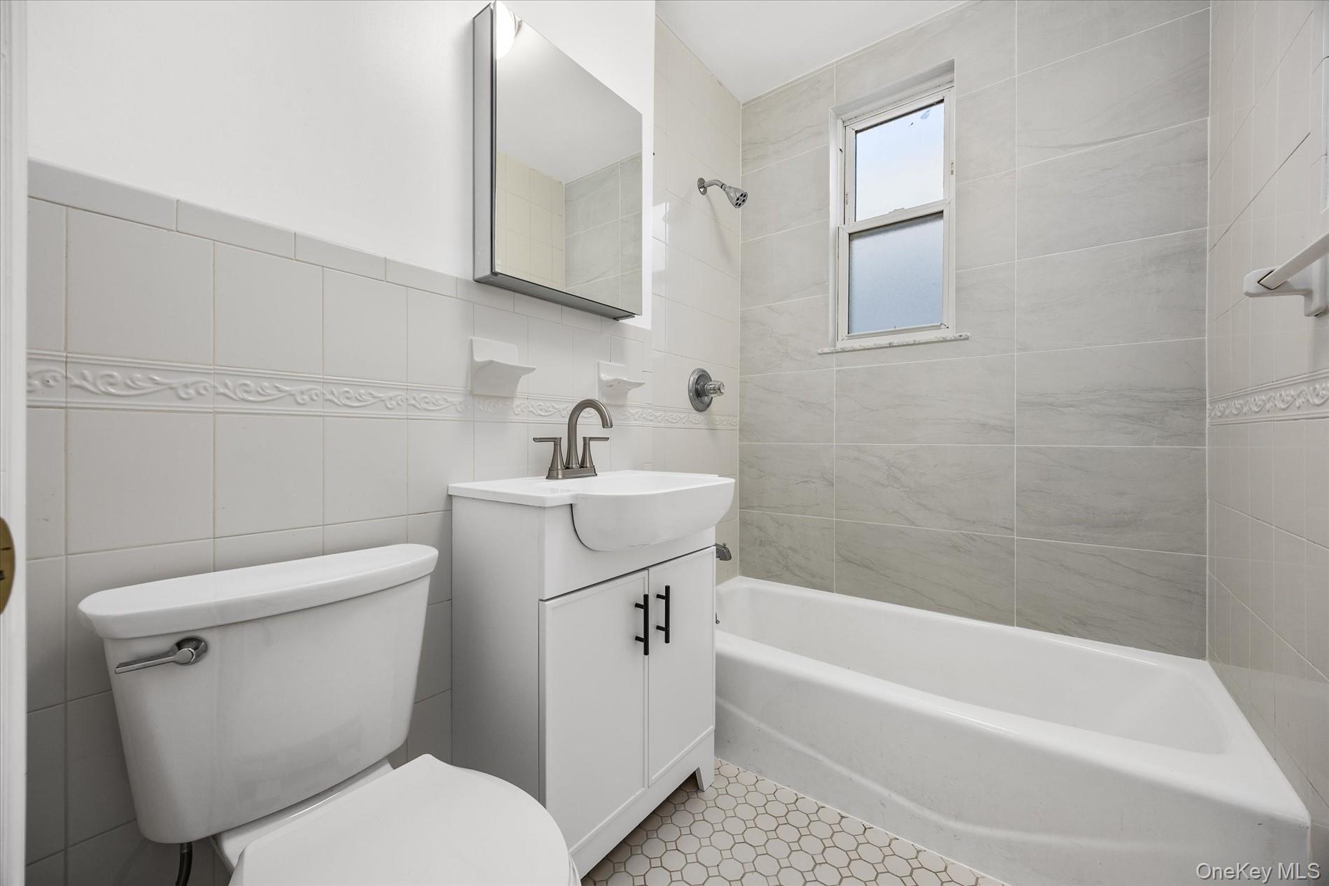 Single Family 47th  Queens, NY 11377, MLS-948109-32