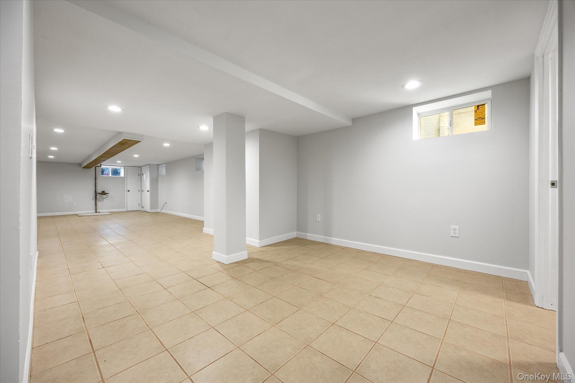 Single Family 47th  Queens, NY 11377, MLS-948109-36