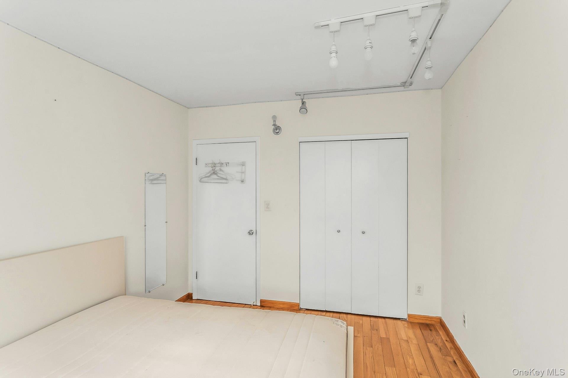 Condo Barclay  Queens, NY 11355, MLS-948171-18