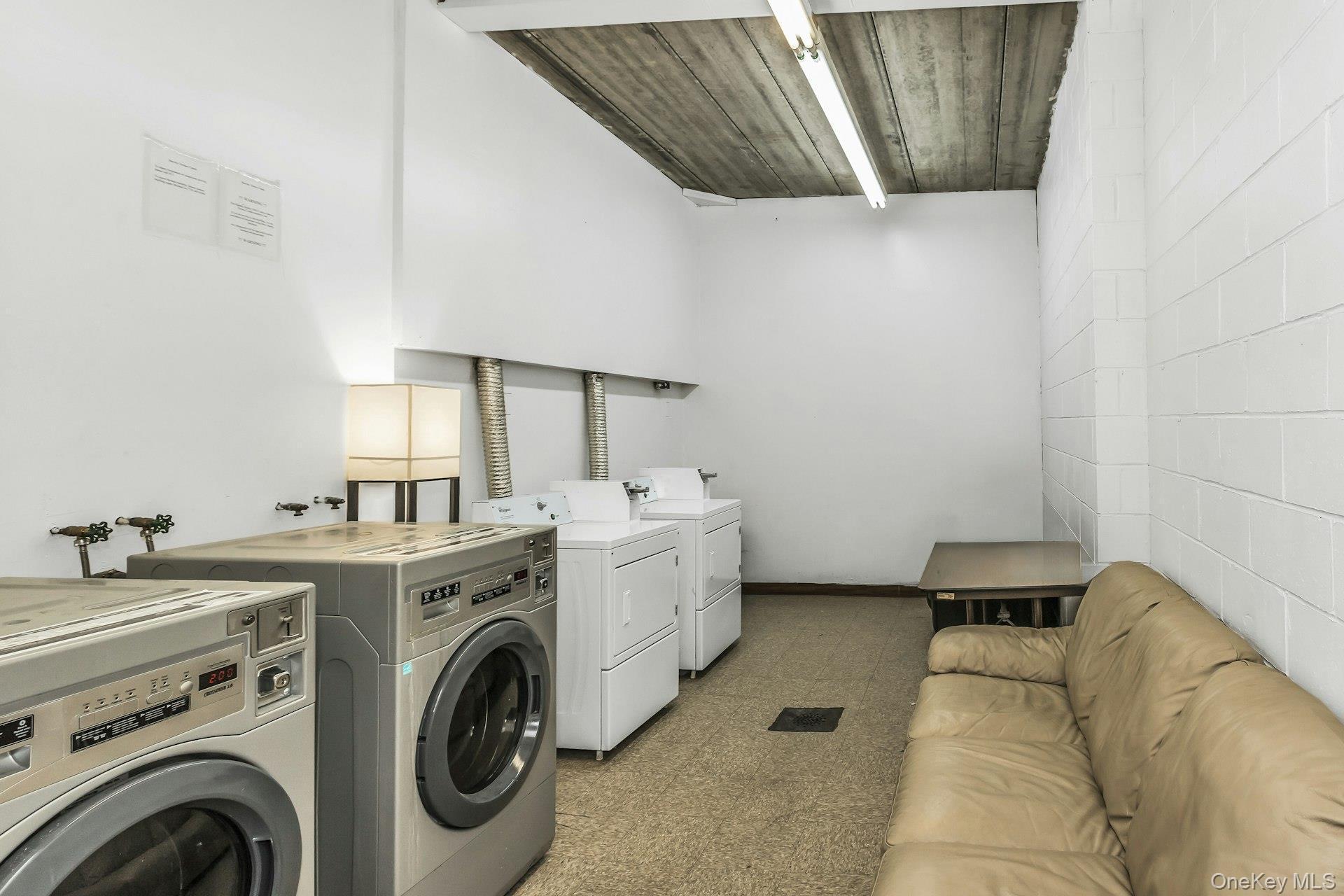 Condo Barclay  Queens, NY 11355, MLS-948171-23