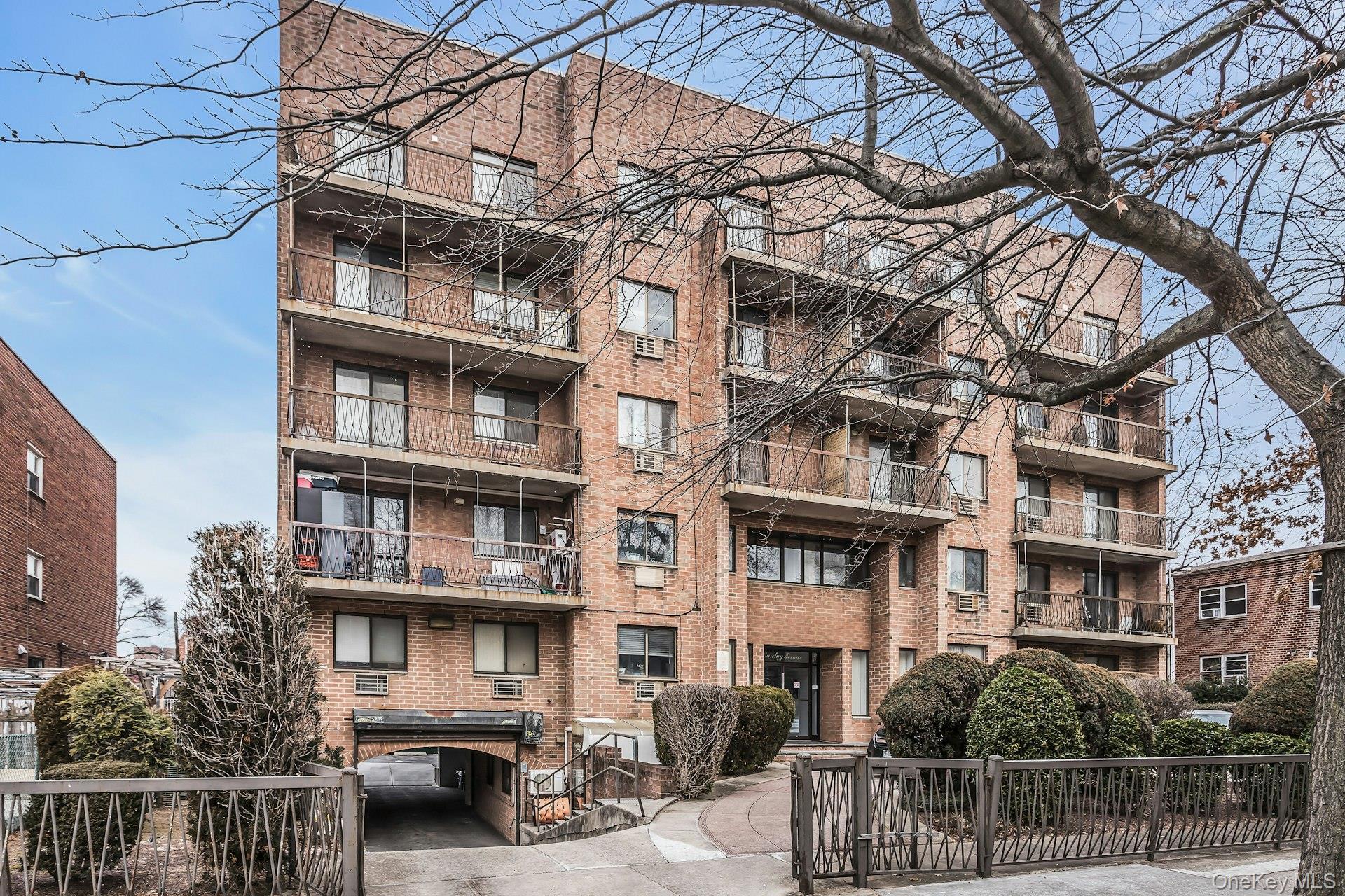 Condo Barclay  Queens, NY 11355, MLS-948171-3