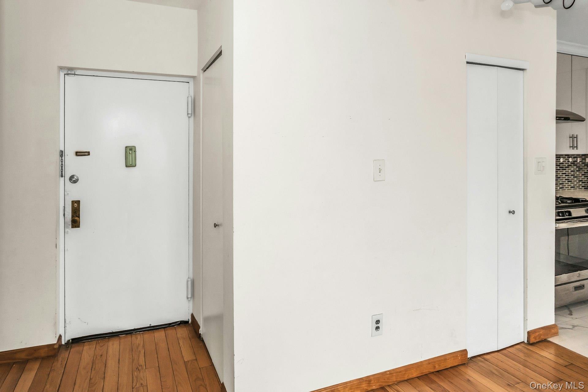 Condo Barclay  Queens, NY 11355, MLS-948171-4