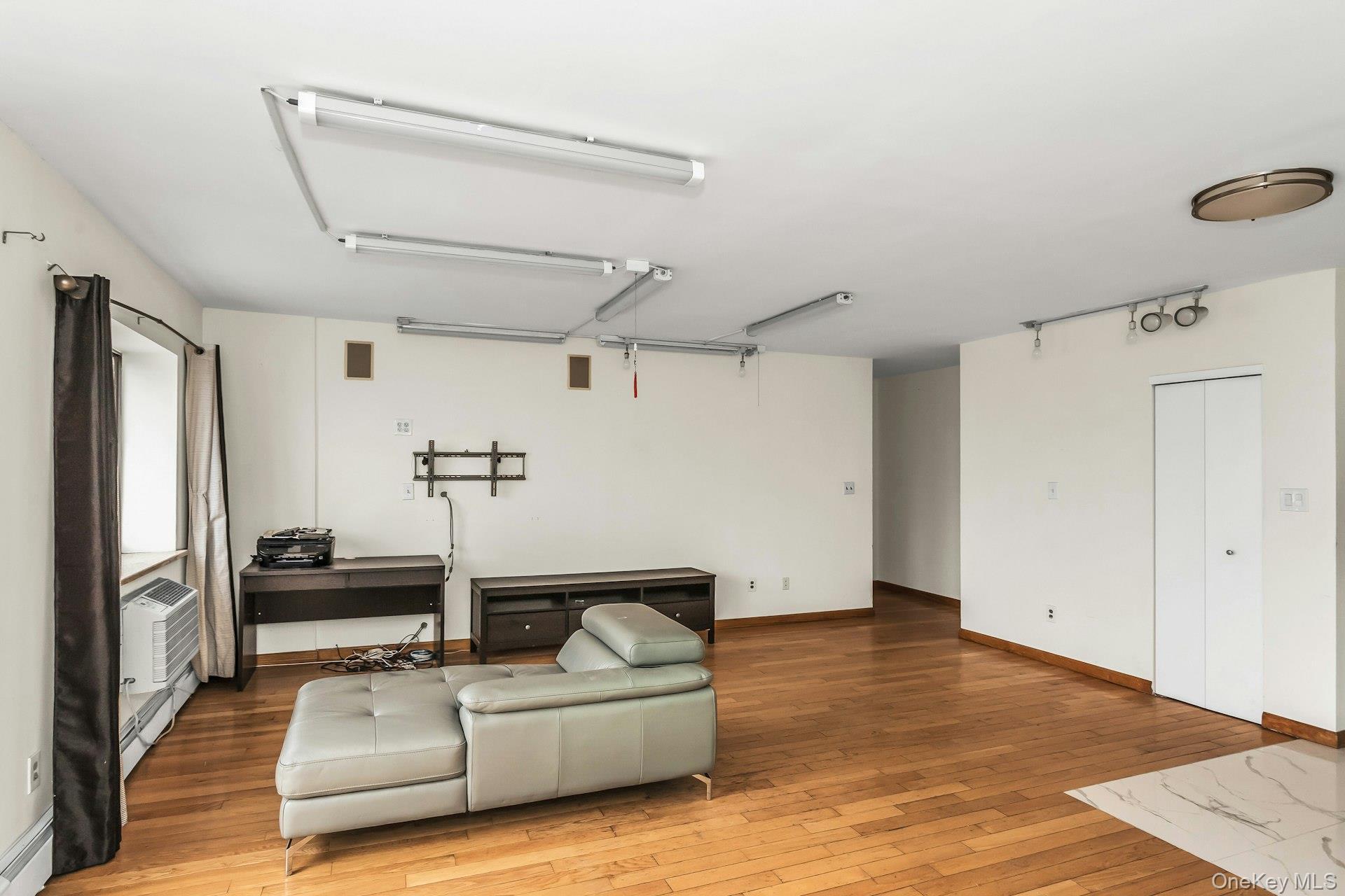 Condo Barclay  Queens, NY 11355, MLS-948171-9